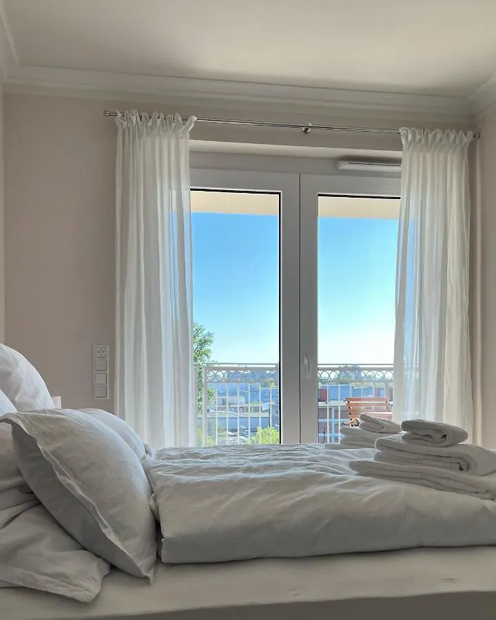 Cls Zentrale City-Wohnung In Hamburg Mit E-Laden Und Tiefgarage, Klimaanlage, Wlan, Grosser Balkon, Blick Ueber Hamburg, Parkplatz, Cafe Im Haus, Bushaltestelle Direkt Gegenueber, Flex Check In