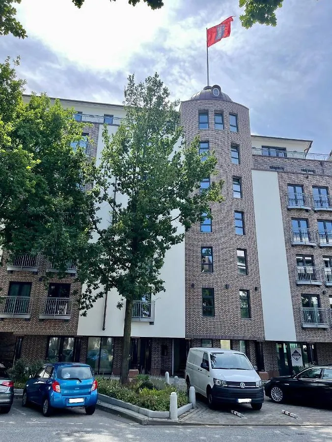Cls Zentrale City-Wohnung In Hamburg Mit E-Laden Und Tiefgarage, Klimaanlage, Wlan, Grosser Balkon, Blick Ueber Hamburg, Parkplatz, Cafe Im Haus, Bushaltestelle Direkt Gegenueber, Flex Check In 0*,