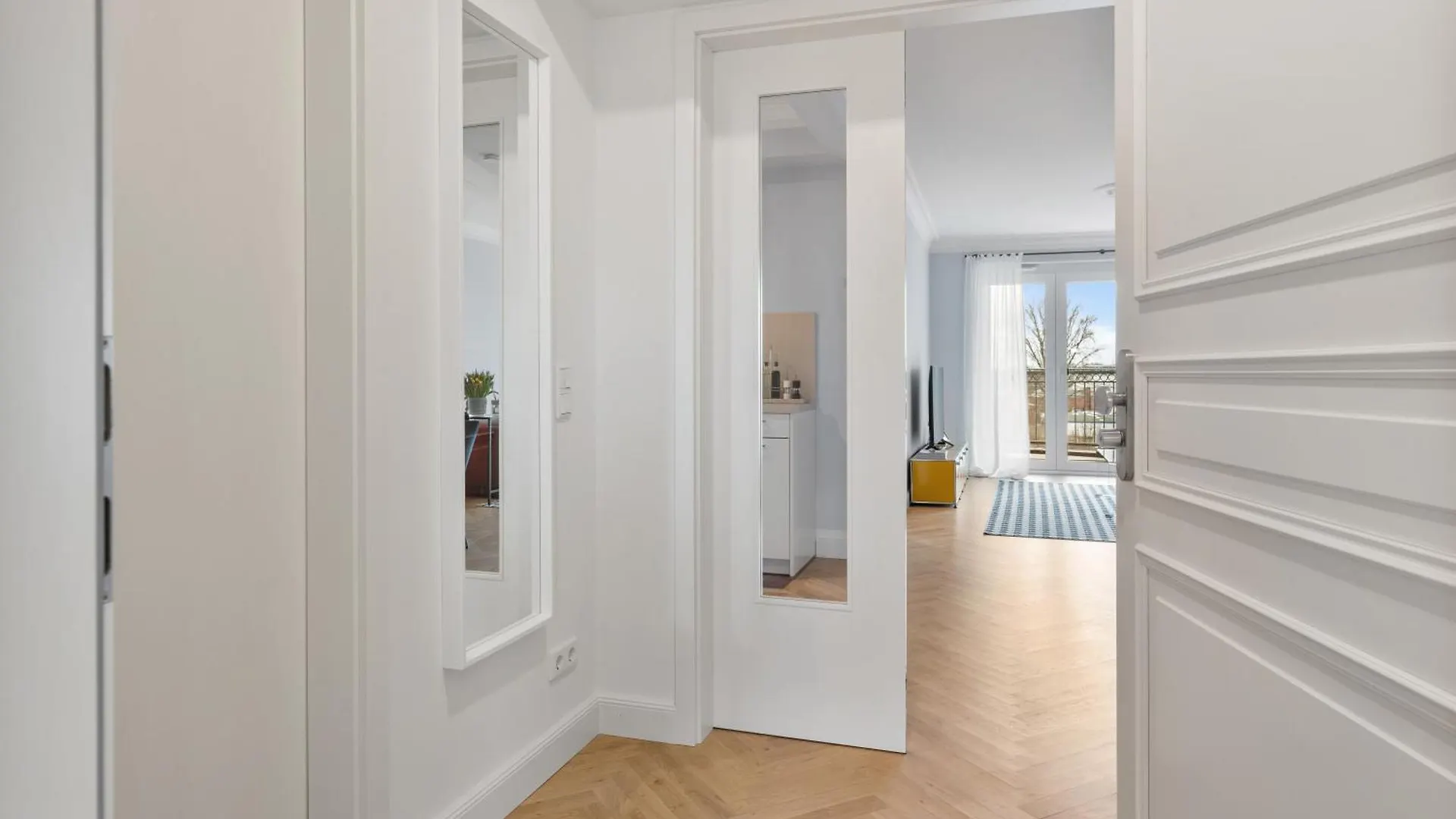 Apartamento Cls Zentrale City-Wohnung In Hamburg Mit E-Laden Und Tiefgarage, Klimaanlage, Wlan, Grosser Balkon, Blick Ueber Hamburg, Parkplatz, Cafe Im Haus, Bushaltestelle Direkt Gegenueber, Flex Check In Alemanha